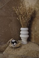 The Winchester Lodge