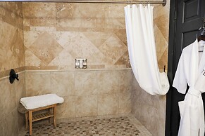 The Winchester Lodge