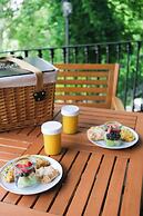 The Winchester Lodge