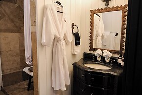 The Winchester Lodge