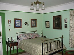 Gower Manor Historical Bed & Breakfast