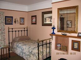 Gower Manor Historical Bed & Breakfast