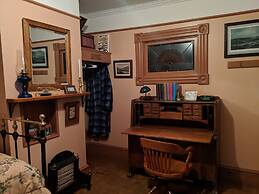 Gower Manor Historical Bed & Breakfast