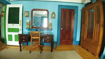 Gower Manor Historical Bed & Breakfast