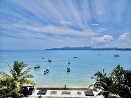 Beachfront Phuket Seaview Suites