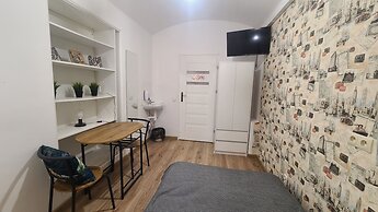 Lorf Hostel&Apartments