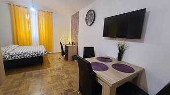 Lorf Hostel&Apartments