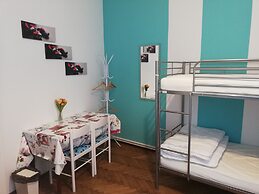 Lorf Hostel&Apartments