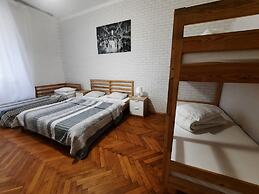 Lorf Hostel&Apartments