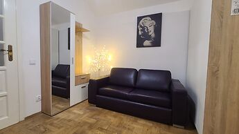 Lorf Hostel&Apartments