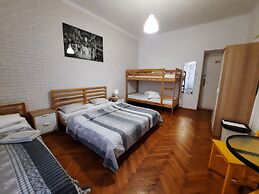 Lorf Hostel&Apartments