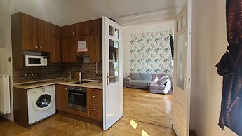 Lorf Hostel&Apartments