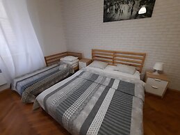 Lorf Hostel&Apartments