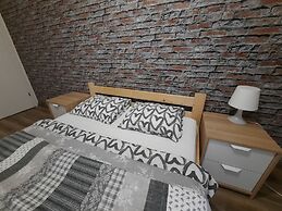 Lorf Hostel&Apartments