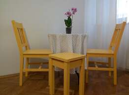 Lorf Hostel&Apartments