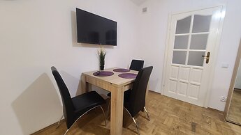 Lorf Hostel&Apartments