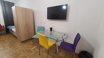 Lorf Hostel&Apartments