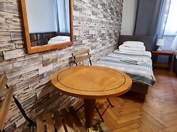 Lorf Hostel&Apartments