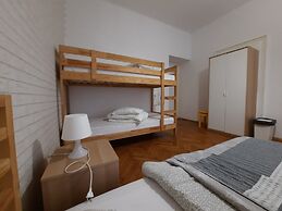 Lorf Hostel&Apartments