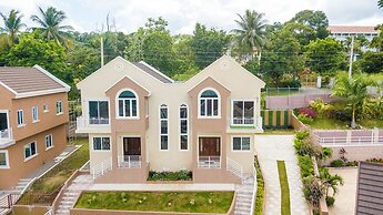 Tropical Luxury Dreams