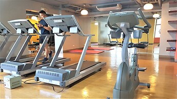 Cozy Pad in Heart of Makati HiSpeed WiFi