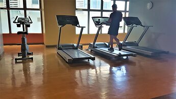 Cozy Pad in Heart of Makati HiSpeed WiFi