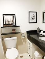 Cozy Pad in Heart of Makati HiSpeed WiFi