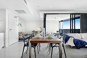 Circle on Cavill - Private Apartments