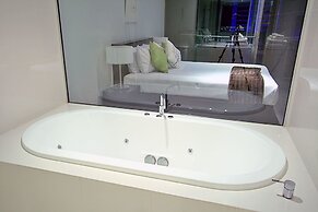 Circle on Cavill - Private Apartments