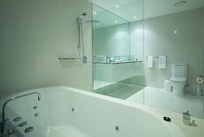 Circle on Cavill - Private Apartments