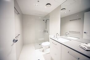 Circle on Cavill - Private Apartments