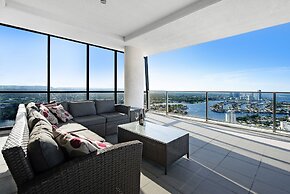 Circle on Cavill - Private Apartments