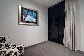 Circle on Cavill - Private Apartments