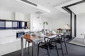 Circle on Cavill - Private Apartments