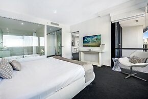 Circle on Cavill - Private Apartments