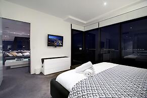 Circle on Cavill - Private Apartments