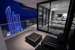 Circle on Cavill - Private Apartments