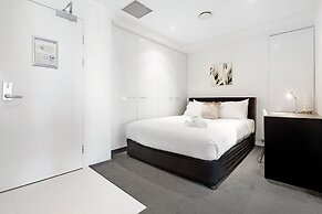 Circle on Cavill - Private Apartments