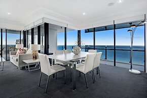 Circle on Cavill - Private Apartments