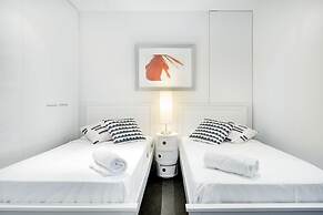 Circle on Cavill - Private Apartments