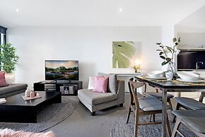 Circle on Cavill - Private Apartments