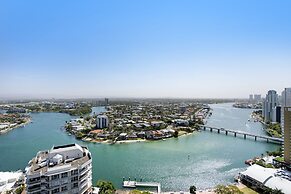 Circle on Cavill - Private Apartments