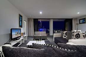 Circle on Cavill - Private Apartments