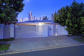 Sunrise Executive 5 Bedroom Home