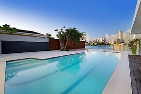 Sunrise Executive 5 Bedroom Home