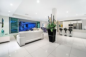 Sunrise Executive 5 Bedroom Home