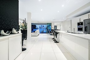 Sunrise Executive 5 Bedroom Home