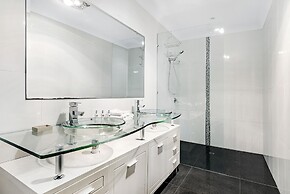 Sunrise Executive 5 Bedroom Home