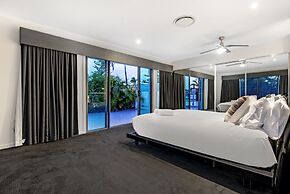 Sunrise Executive 5 Bedroom Home