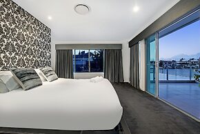 Amalfi Executive 5 Bedroom Home